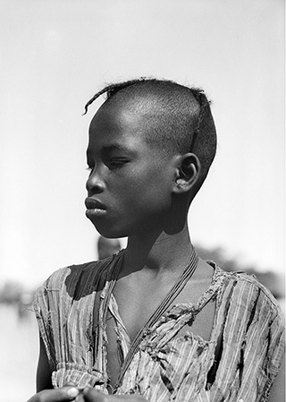 Marc Allegret, Garçon Foulbé, du nord Caméroun ; [Portrait d'un jeune homme de profil], Cameroun
