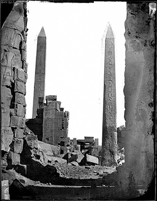 Aymard de Banville, Vue prise depuis la salle hypostyle du temple d'Amon-Ré, Karnak (Egypte), 1863-1864
