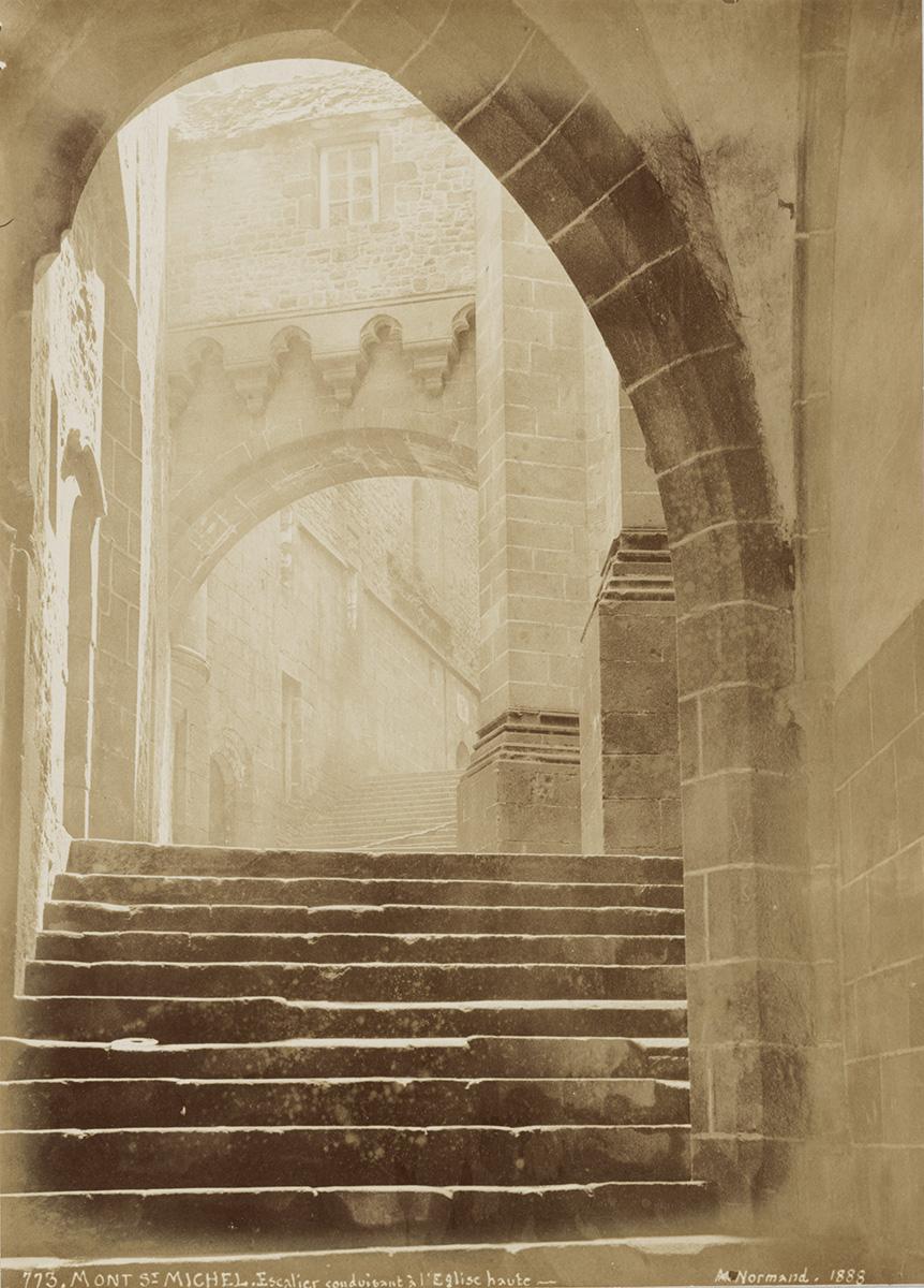 Escalier conduisant à l'église haute, Mont Saint-Michel, 1888