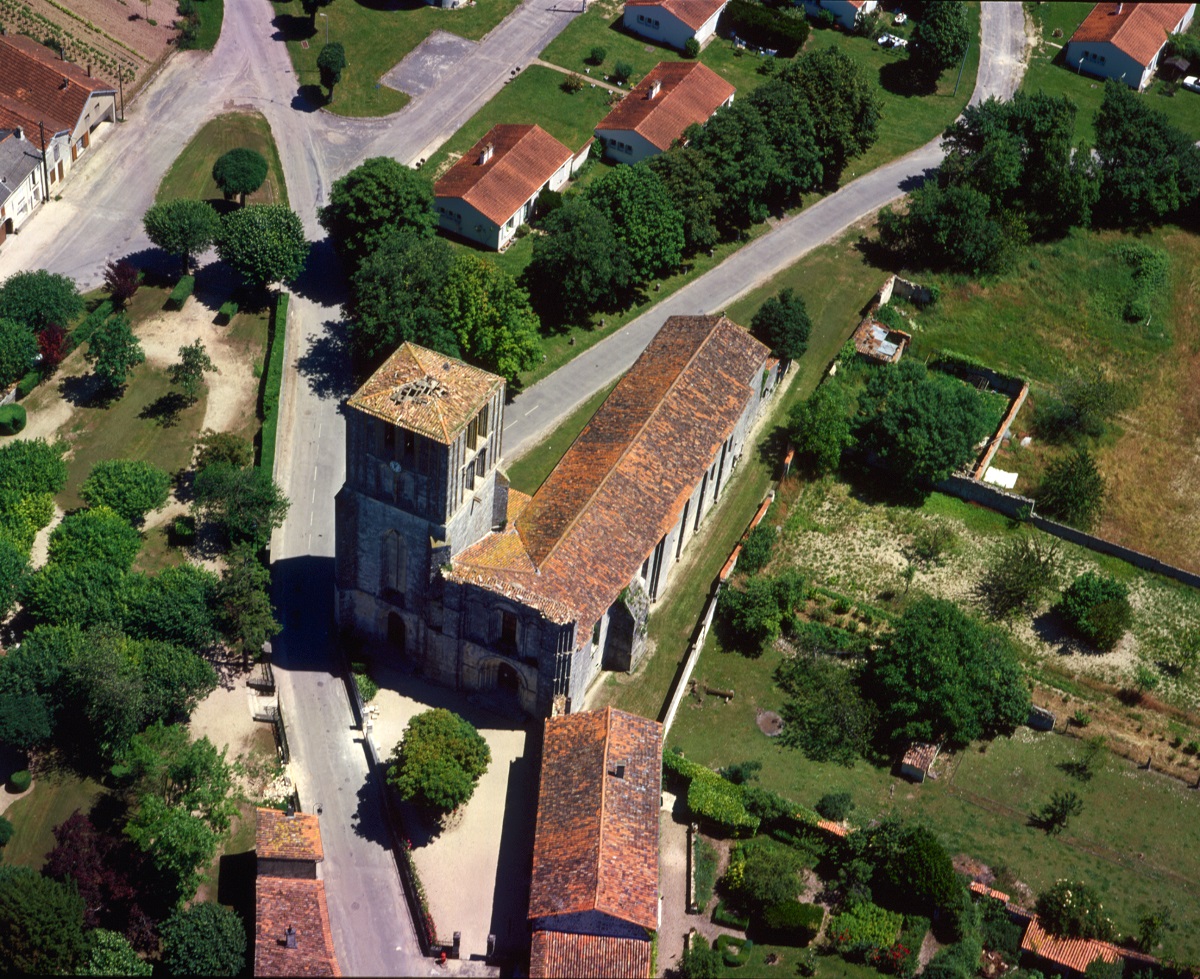 Les églises de Charente-Maritime vues d'avion