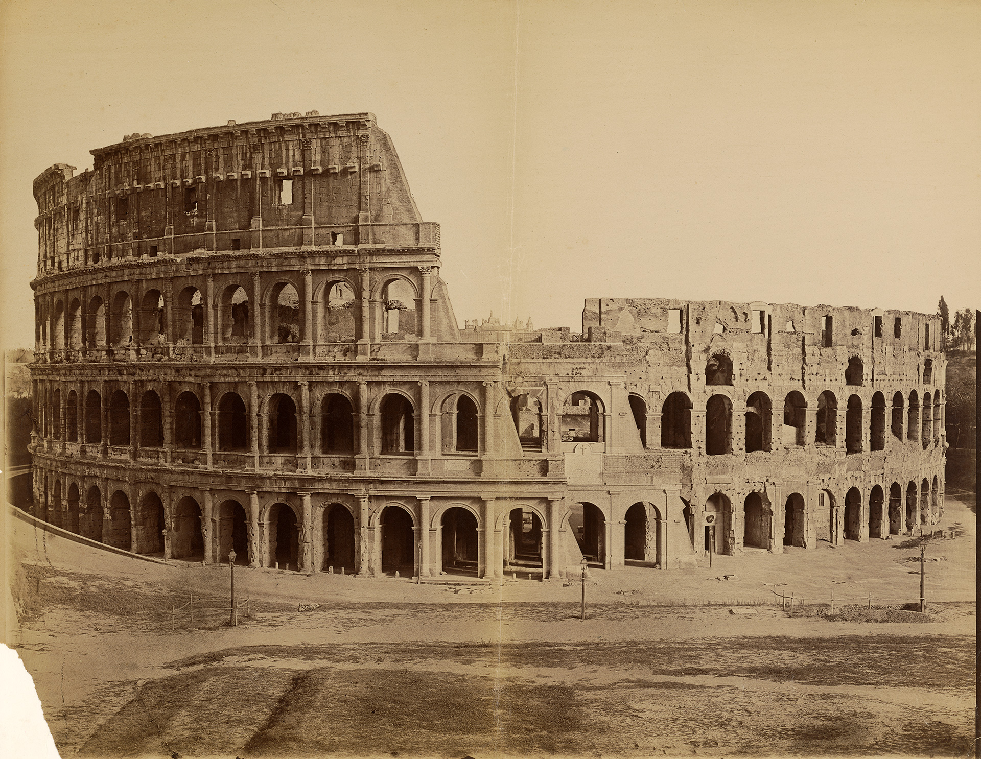 Vue d'ensemble du Colisée, Rome (Italie), [sd] © Ministère de la Culture (France), Médiathèque du patrimoine et de la photographie, diffusion RMN-GP