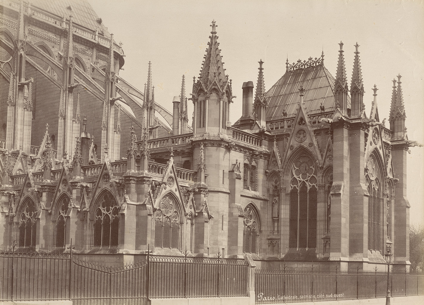 Médéric Mieusement, Notre Dame de Paris, côté sud. Angle sud-ouest de la sacristie