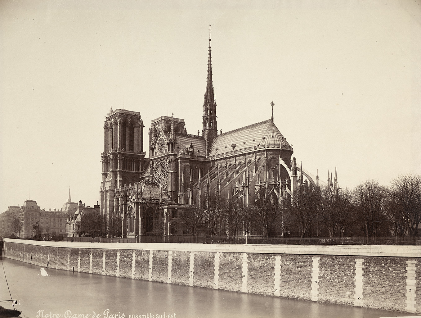 Médéric Mieusement, Notre Dame de Paris, vue d’ensemble du sud-est