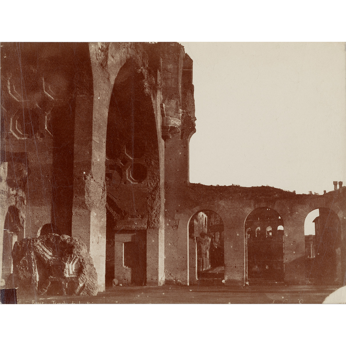 Alfred-Nicolas Normand, Ruines et arcature de la Basilique de Maxence et Constantin, Rome (Italie), 1851 © Ministère de la Culture (France), MPP, diff RMN-GP