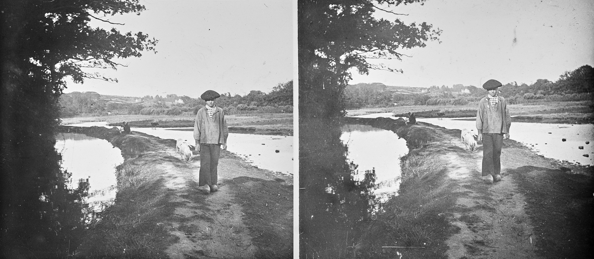 Jules Benoit-Lévy, Jeune Breton sur une digue, Pont-Croix, Finistère, 1905