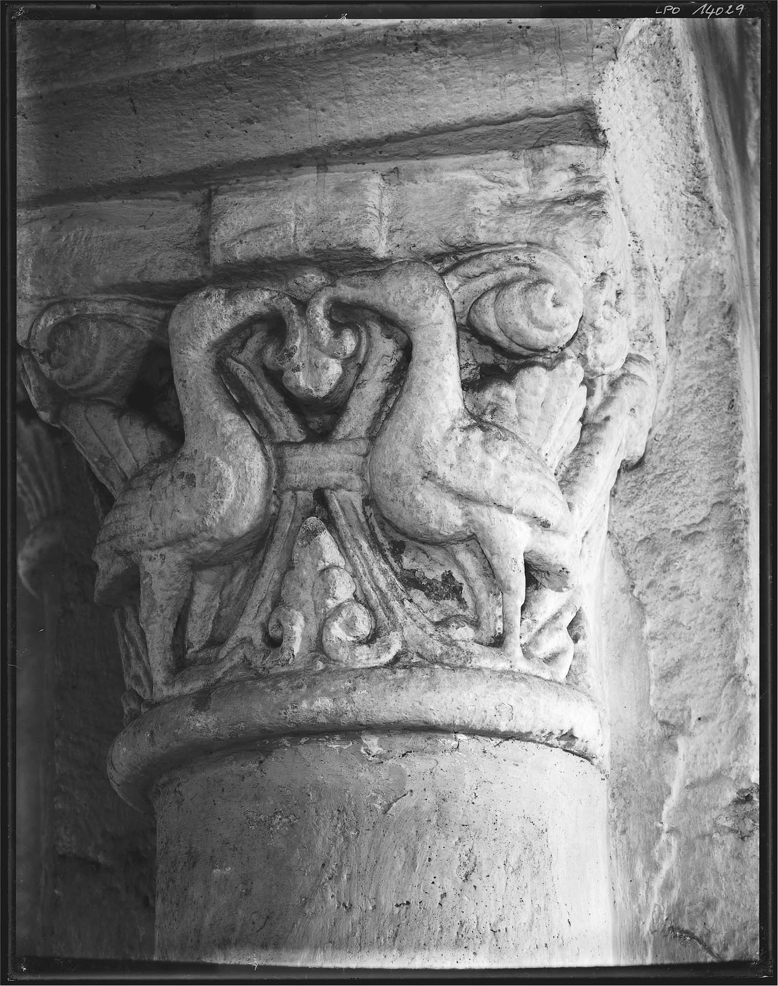 Eugène Lefèvre-Pontalis (1862-1923), Chapiteau