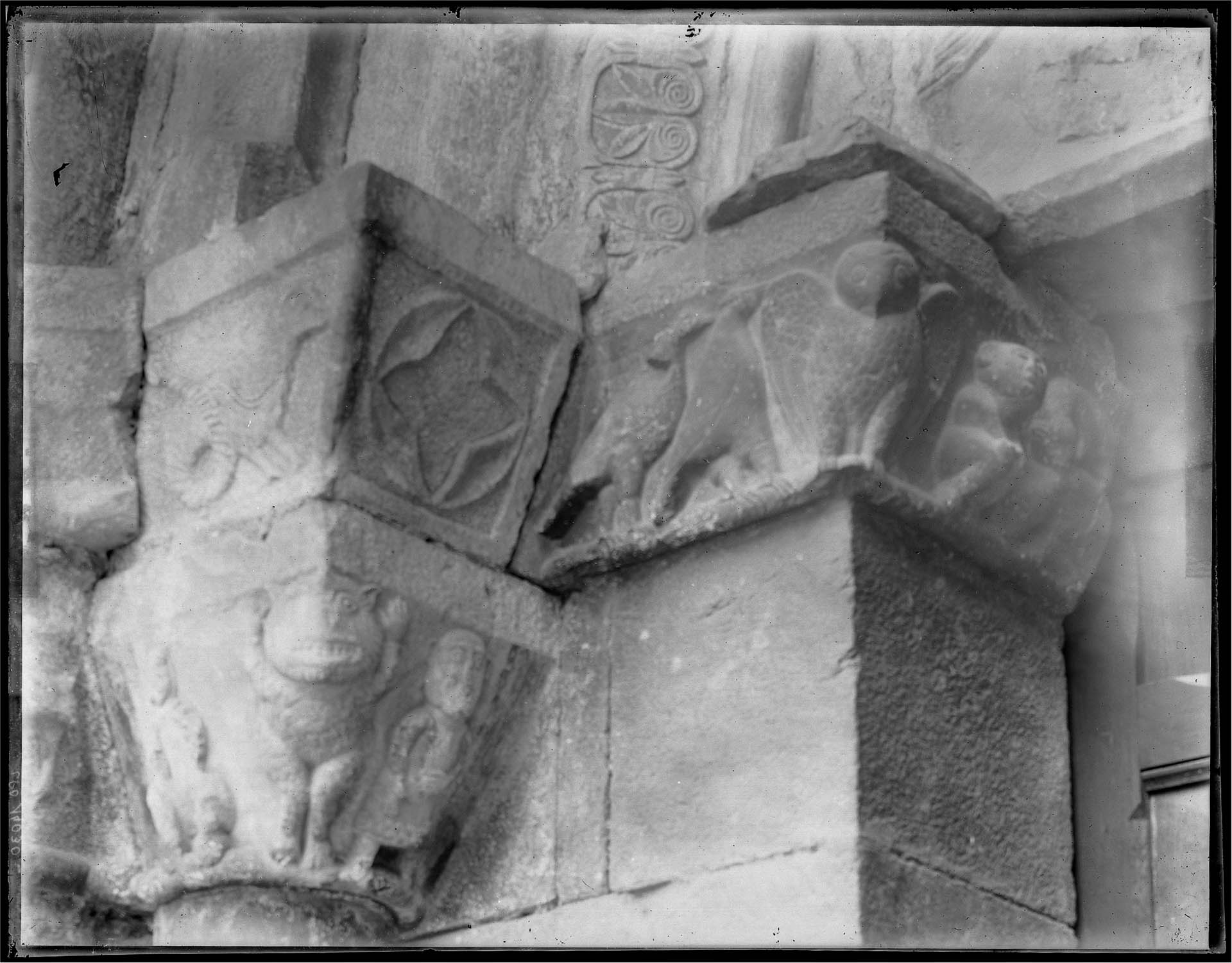 Eugène Lefèvre-Pontalis (1862-1923), Chapiteaux