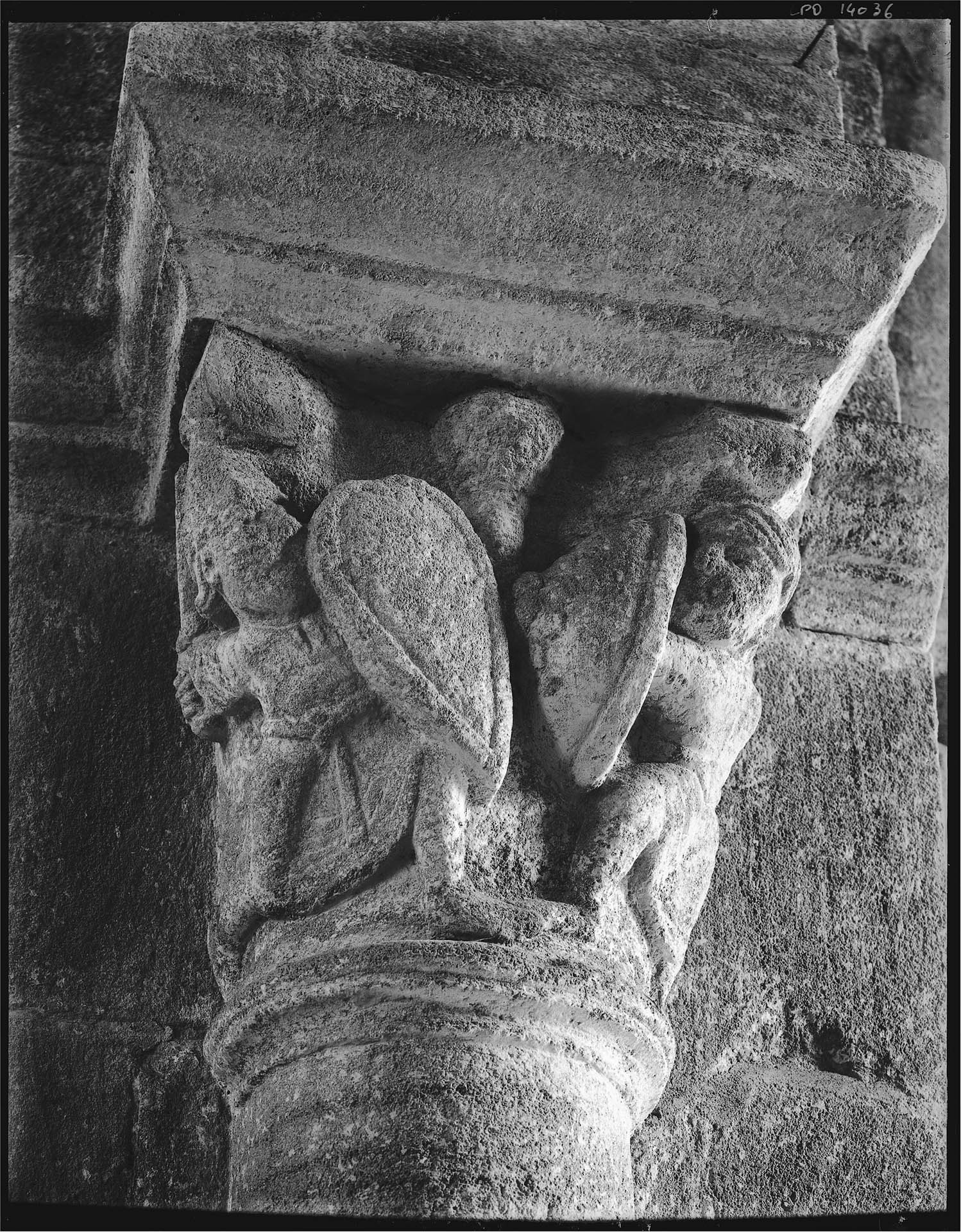 Eugène Lefèvre-Pontalis (1862-1923), Chapiteau