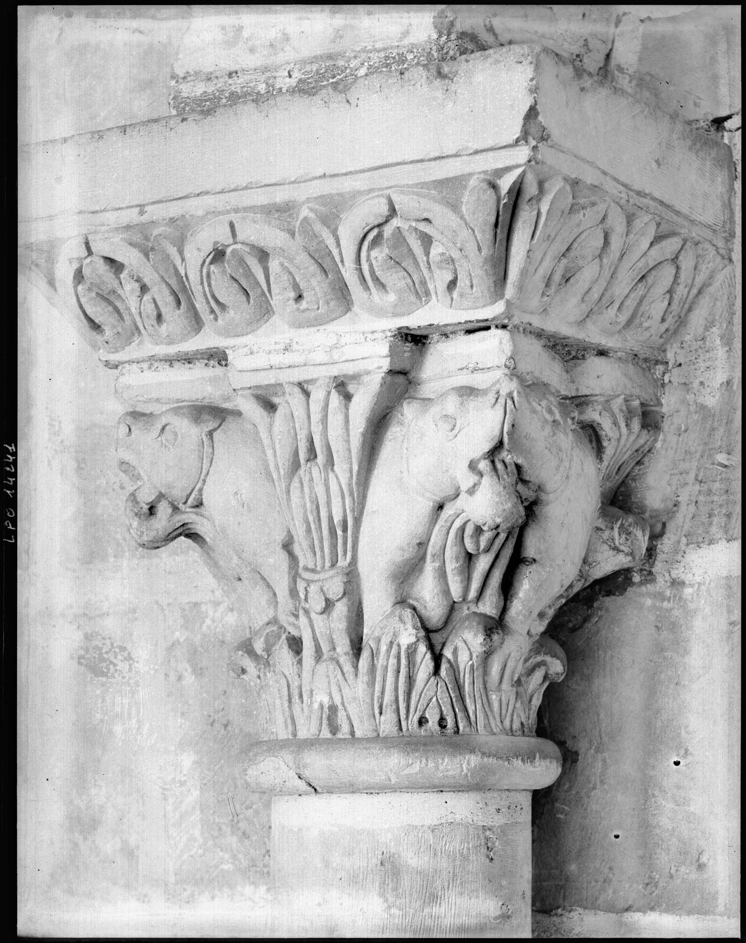 Eugène Lefèvre-Pontalis (1862-1923), Chapiteau