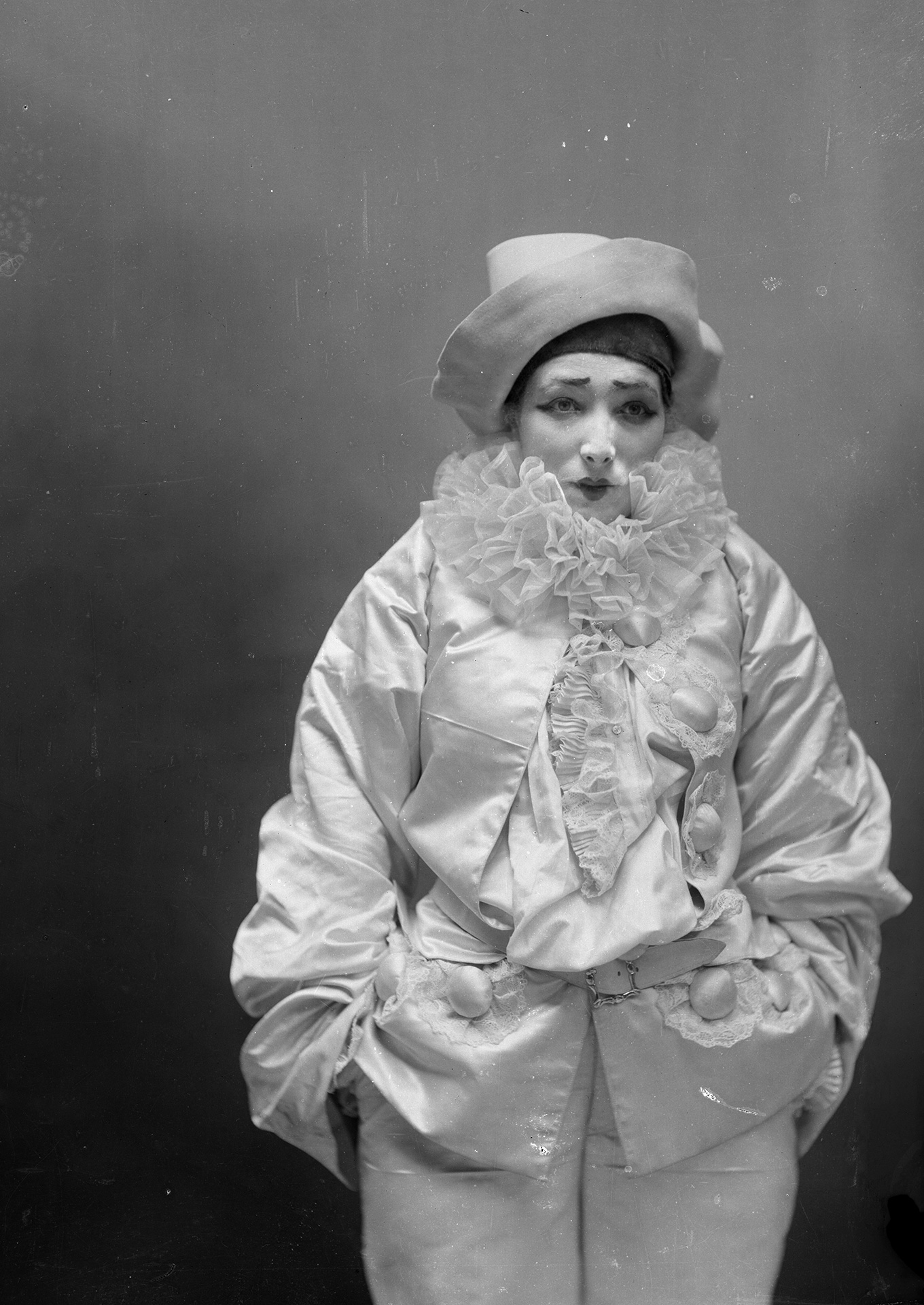 Sarah Bernhardt en Pierrot, 1883