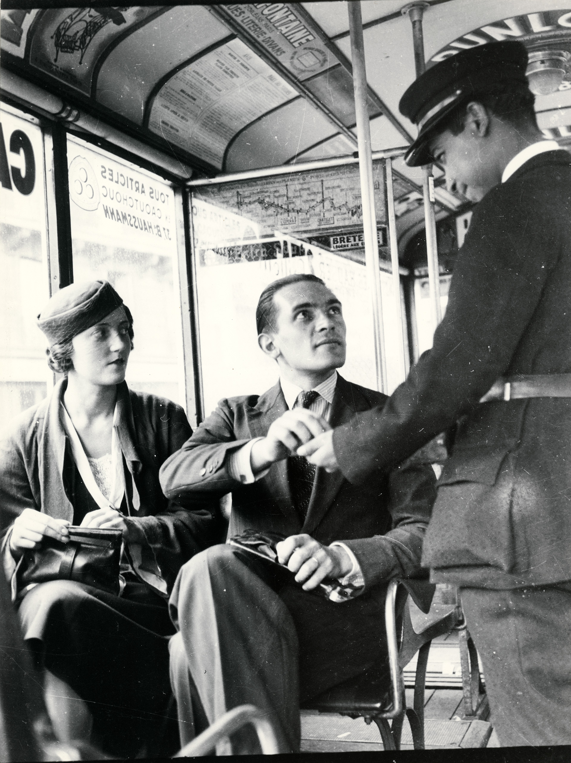 Jean Roubier, Contrôleur dans un autobus de la ligne G, Paris 