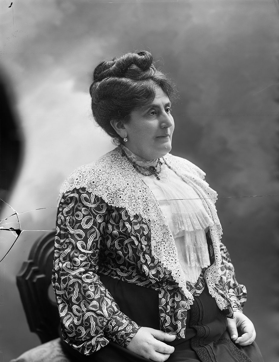 Atelier Nadar, Madame Adrien Proust née Jeanne Weil, mère de Marcel Proust, 5 Décembre 1904