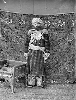 Paul Nadar, Portrait de l'émir de Boukhara, Boukhara (Ouzbékistan), 1890