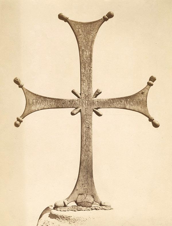 croix métallique