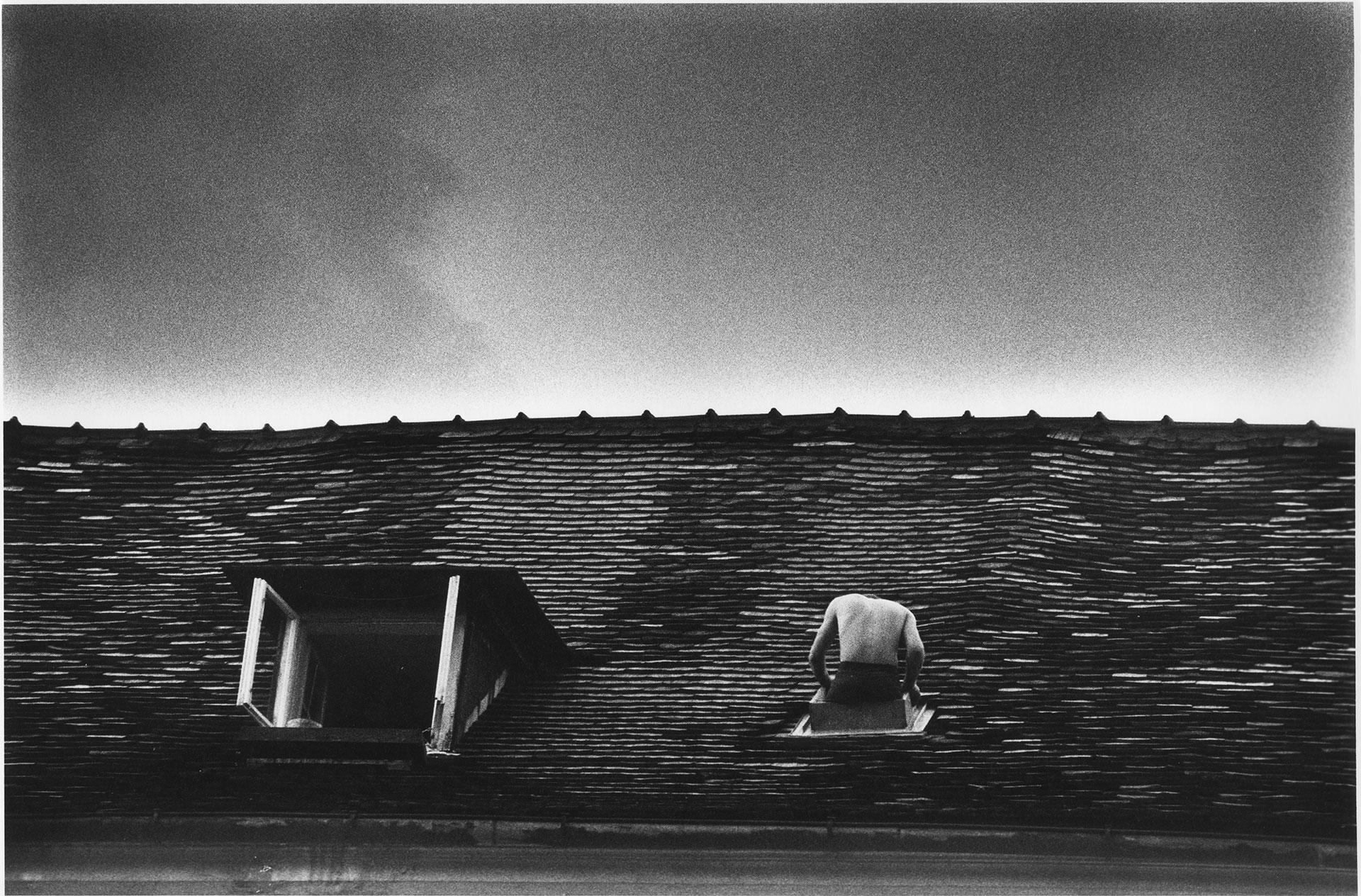 Bruno Réquillard, L'homme sans tête, Zagreb (Croatie), 1973. © Donation Bruno Réquillart, Ministère de la Culture (France), Médiathèque du patrimoine et de la photographie, diffusion GrandPalaisRmn Photo
