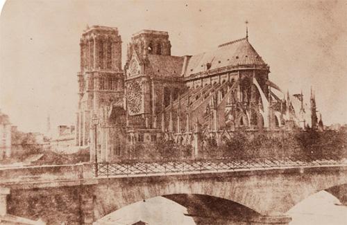 Édouard Auzou, Notre-Dame de Paris,tirage sur papier salé, 18,4 x 22,8 cm, 19 avril 1857  © Ministère de la Culture (France), MPP, diff. GrandPalaisRmn Photo