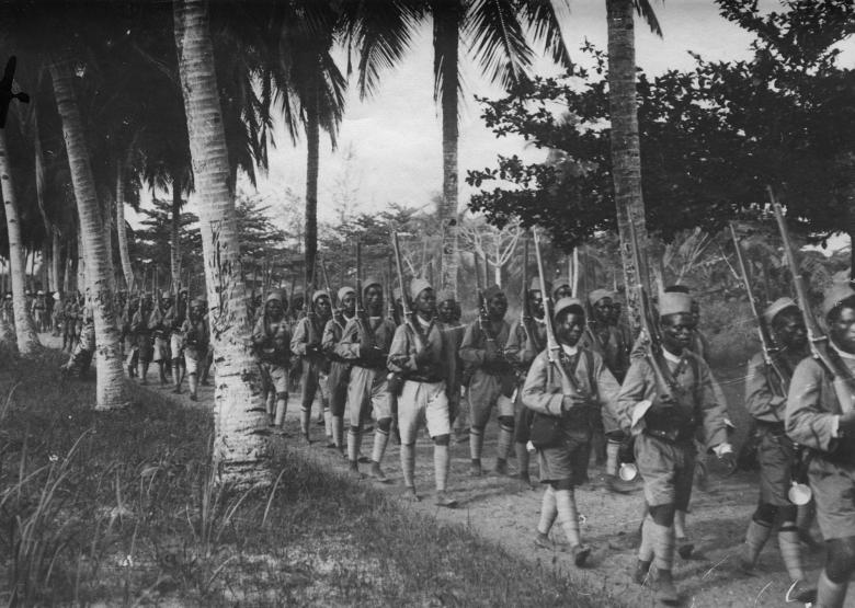 Frédéric Gadmer, Tirailleurs rentrant de leur marche, 1916.12.30