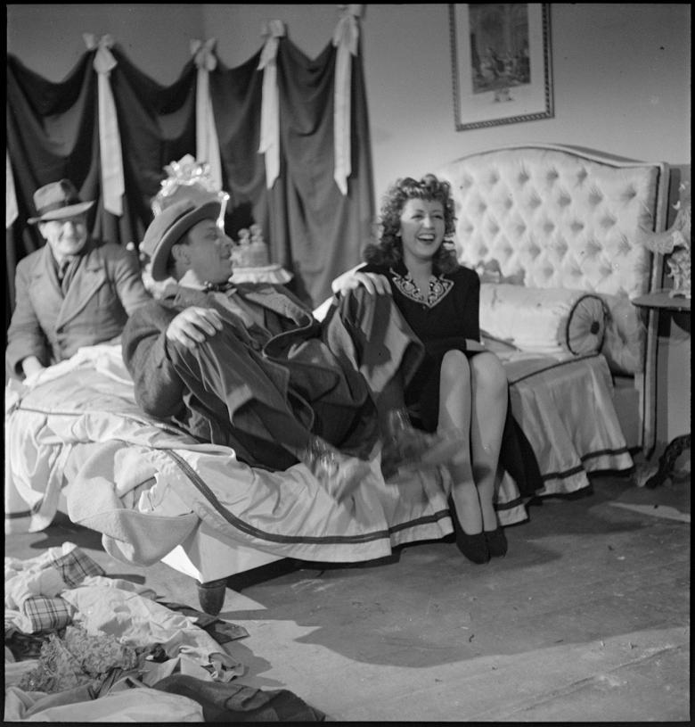Sam Lévin, Suzy Delair et Louis Jouvet sur le tournage de quai des Orfèvres, 1947