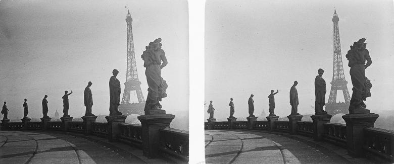 Touring Club de France, Terrasse en hémicycle bordée de statues personnifiant les sciences, les arts et les techniques, 1900-1935