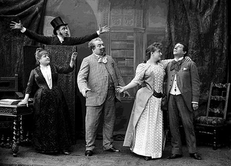 PAUL NADAR, MME THÉO, JULES BRASSEUR, ALBERT BRASSEUR ET MADAME PERRIN DANS MIMI, THÉÂTRE DES NOUVEAUTÉS, 1888
