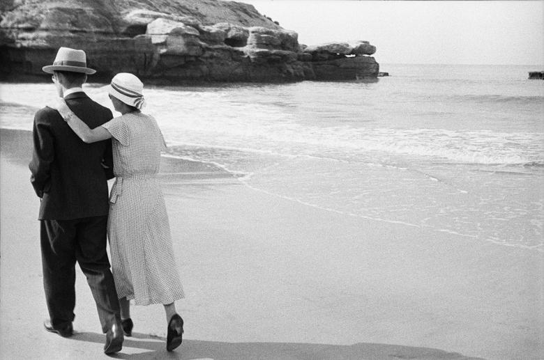 René-Jacques, Couple sur la plage, Royan, 1932 © Ministère de la Culture (France), MPP, diff. RMN-GP