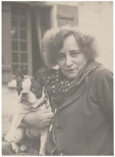 Thérèse le Prat, Colette avec son chien, 1938