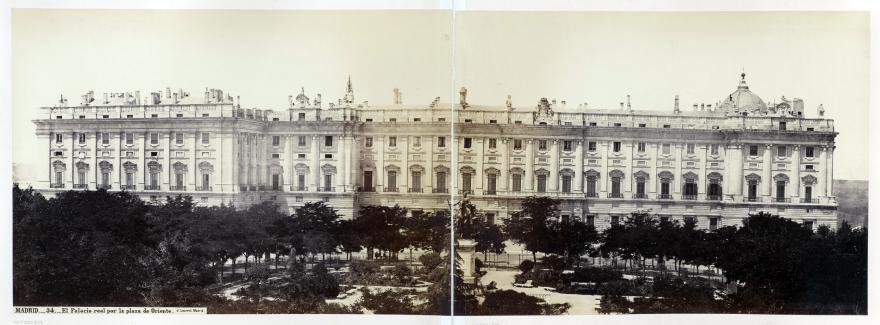 Jean Laurent, Panorama : Façade du palais sur la plaza de Oriente, Madrid, 1861-1880