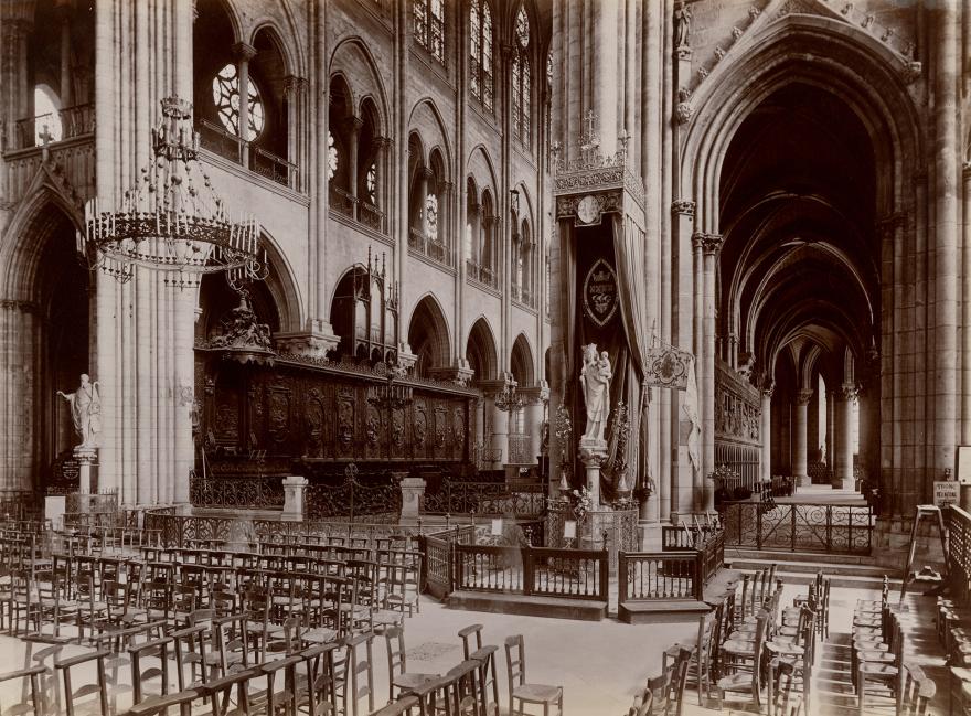 Médéric Mieusement, Entrée du choeur prise vers l'est, avec statues de Saint Denis, à gauche de Notre-Dame, à droite, 1893 © Ministère de la Culture (France), MPP, diff. RMN-GP