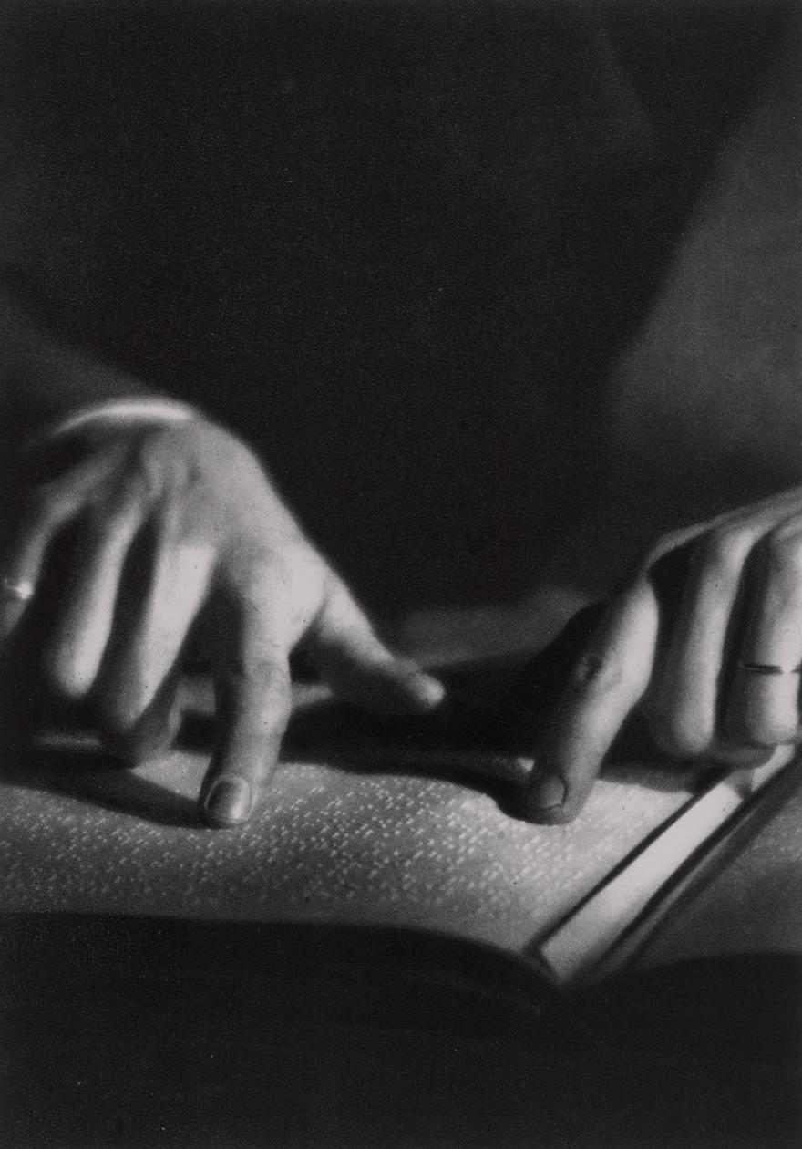 Jean Roubier, Mains décryptant du Braille, 1933 (avant)