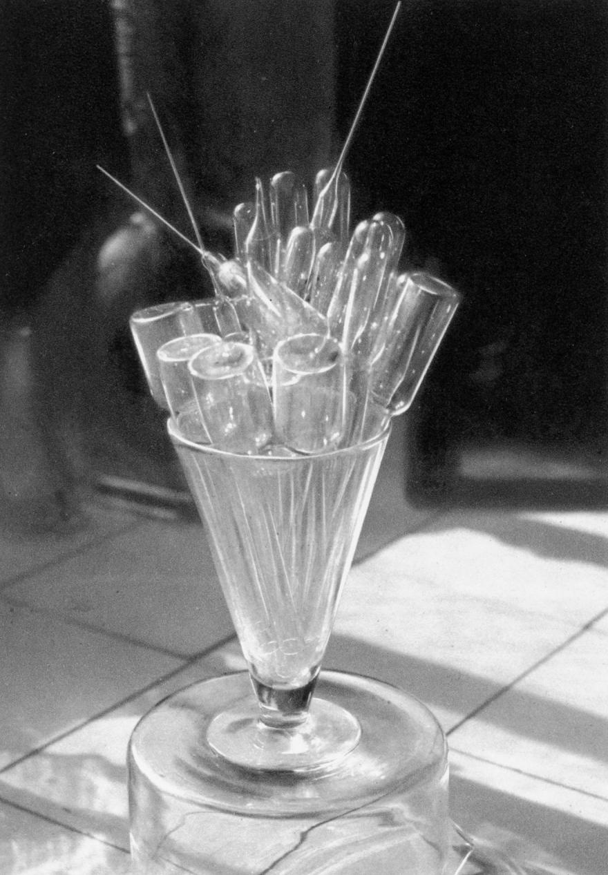 Jean Roubier, Bouquet de pipettes, 1933 (avant)
