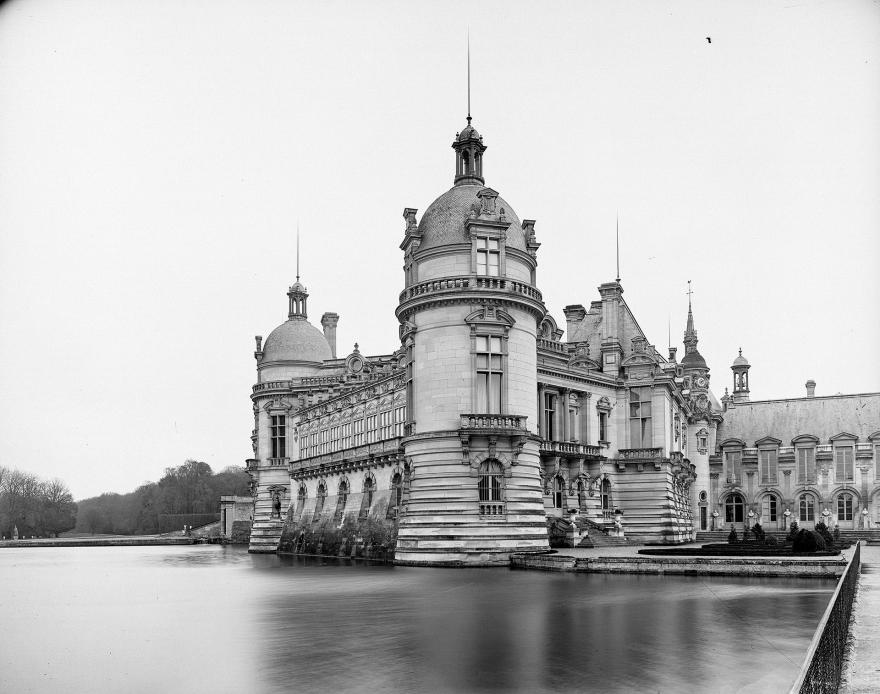 Louis Moreau, Château de Chantilly (Oise), [sd] © ministère de la Culture (France), MPP, diff. GrandPalaisRmn Photo