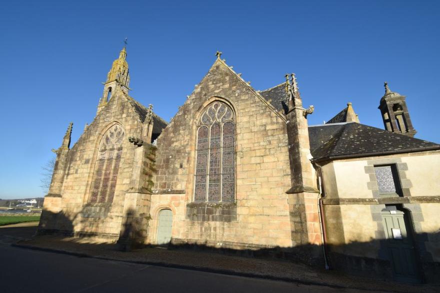 Franck Genestoux, Façade latérale sud de l'église Saint-Sauveur, Le Faou (Finistère), 2025. © Ministère de la Culture (France), Médiathèque du patrimoine et de la photographie, diffusion GrandPalaisRmn Photo