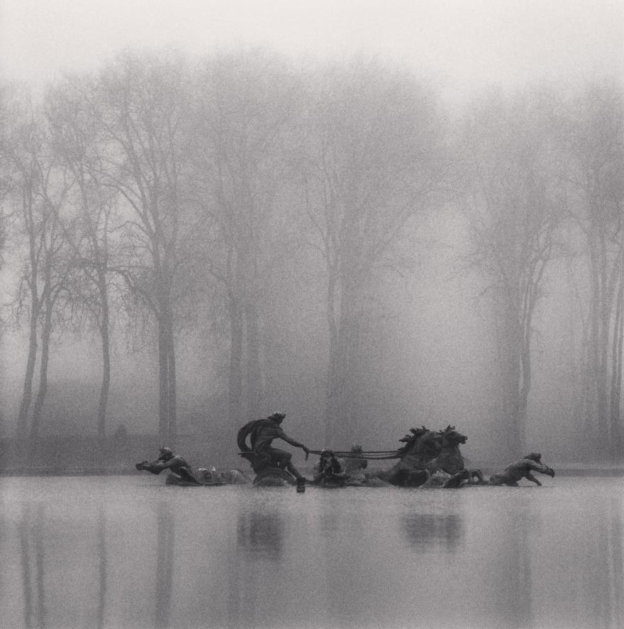 Michael Kenna, Chariot of Apollo, Study 2, Versailles, France. 1996 ; [Bassin d'Apollon, étude 2]. 