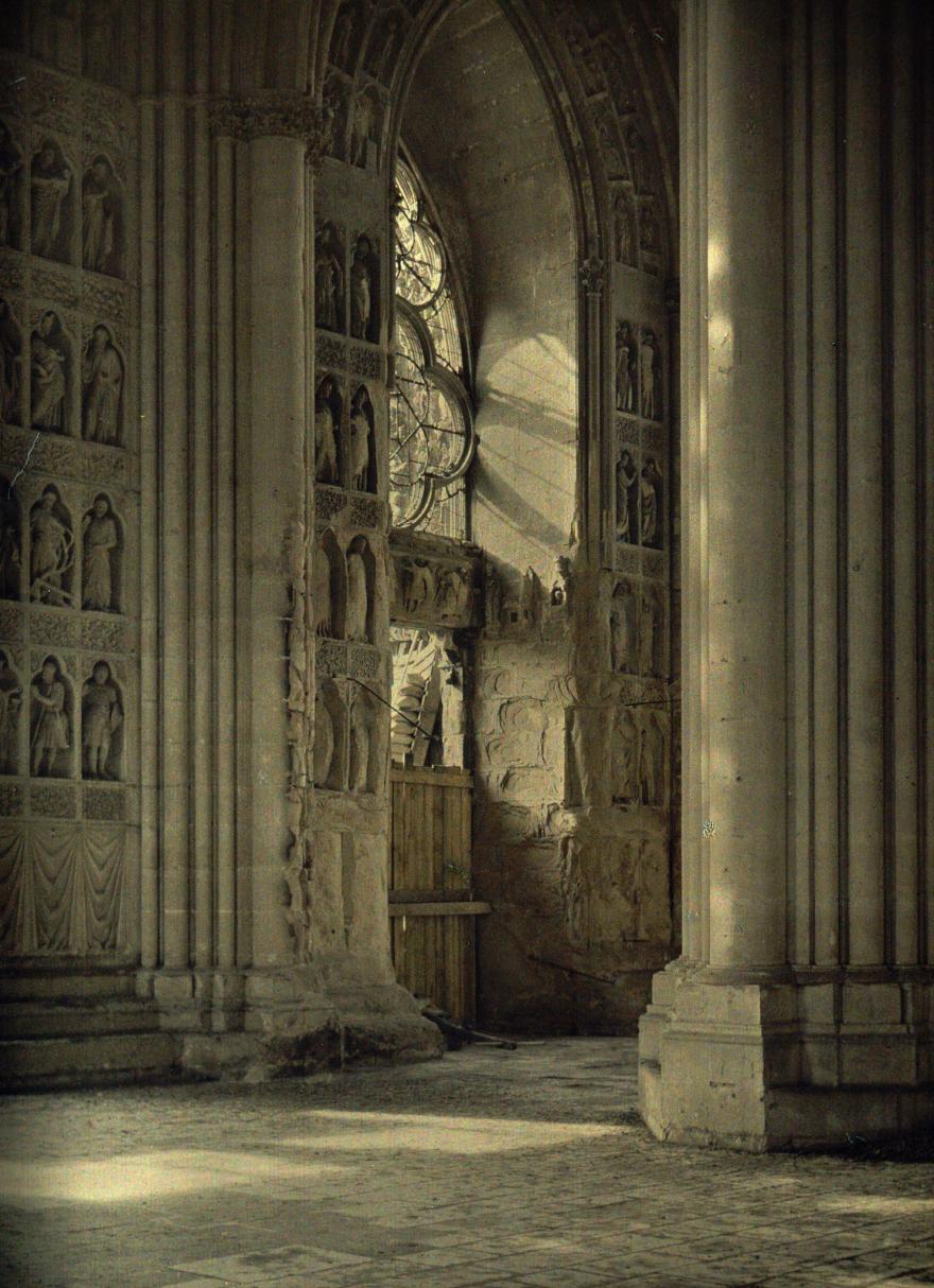 Fernand  Cuville (1887-1927), Intérieur de la cathédrale Notre-Dame,, Reims (Marne), 1917