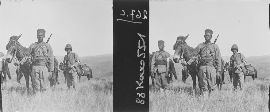Jean-Henri Cheynel, Canonniers et conducteurs hovas, Madagascar, 1908 