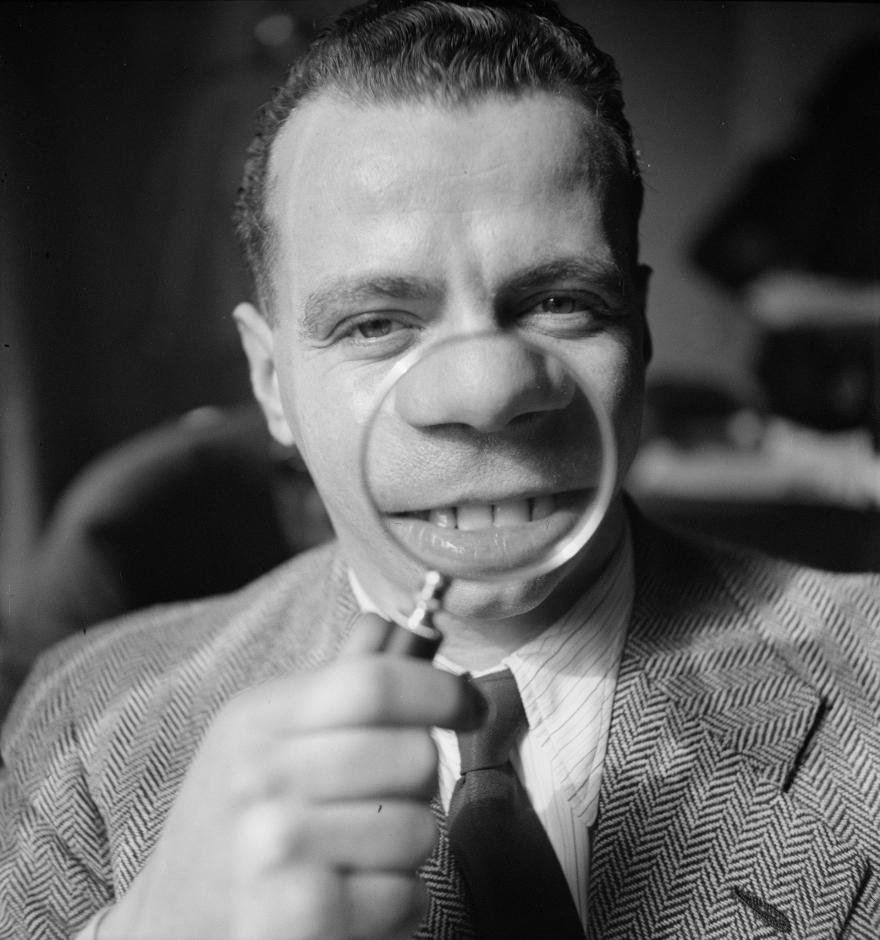 Roger Parry, Réalisation de l'hebdomadaire 'La Semaine' : un employé du journal, France, 1945