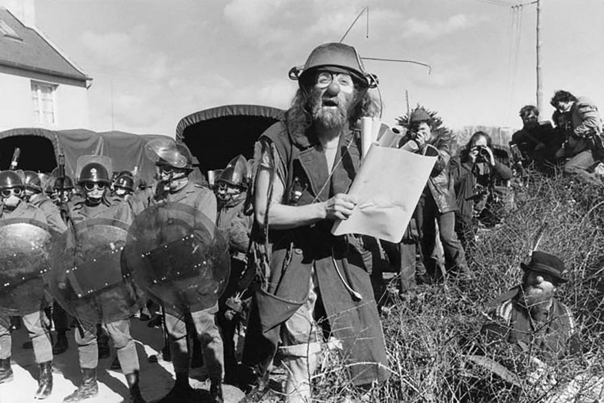 Jean Pottier, Le face-à-face entre les habitants et les forces de l'ordre,Plogoff, Finistère, 1980.03.13