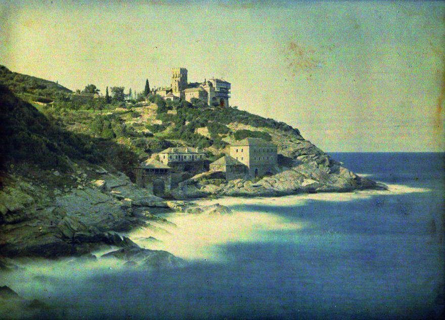 Fernand Cuville, Vue éloignée du côté est du monastère, République monastique du Mont-Athos, Grèce,1918
