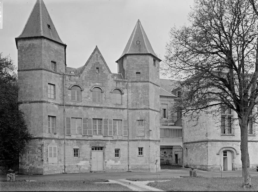 Gabriel Bretocq, Maison abbatiale, Breteuil, Oise