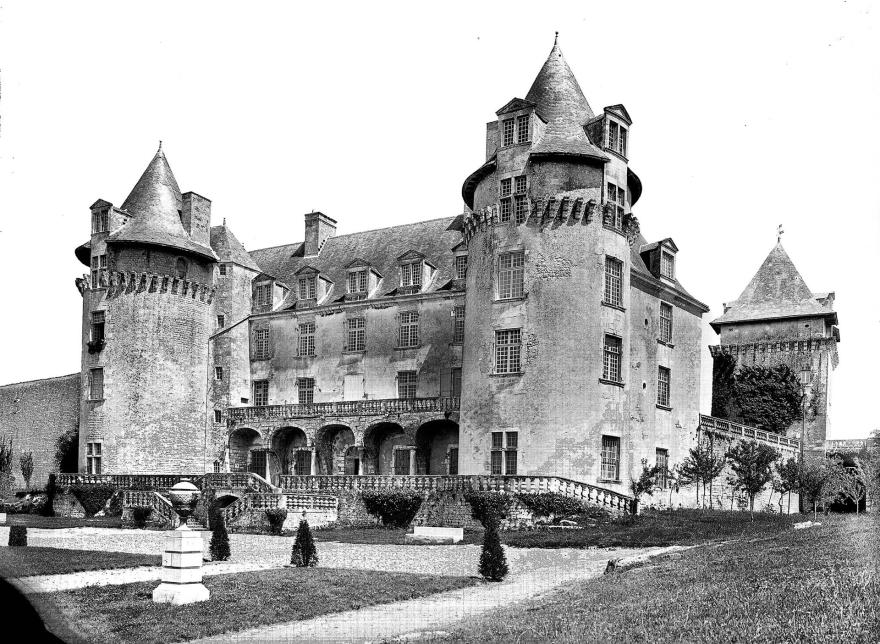 Georges Estève, Ensemble sud-ouest du Château de la Rochecourbon, Saint-Porchaire ( Charente-Maritime),1933