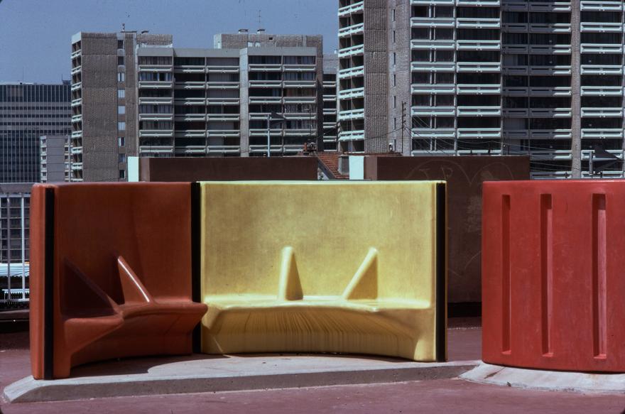 Jean Mounicq, Fresque murale d'enfants et façade d'immeuble, Bagnolet (Seine-Saint-Denis) 