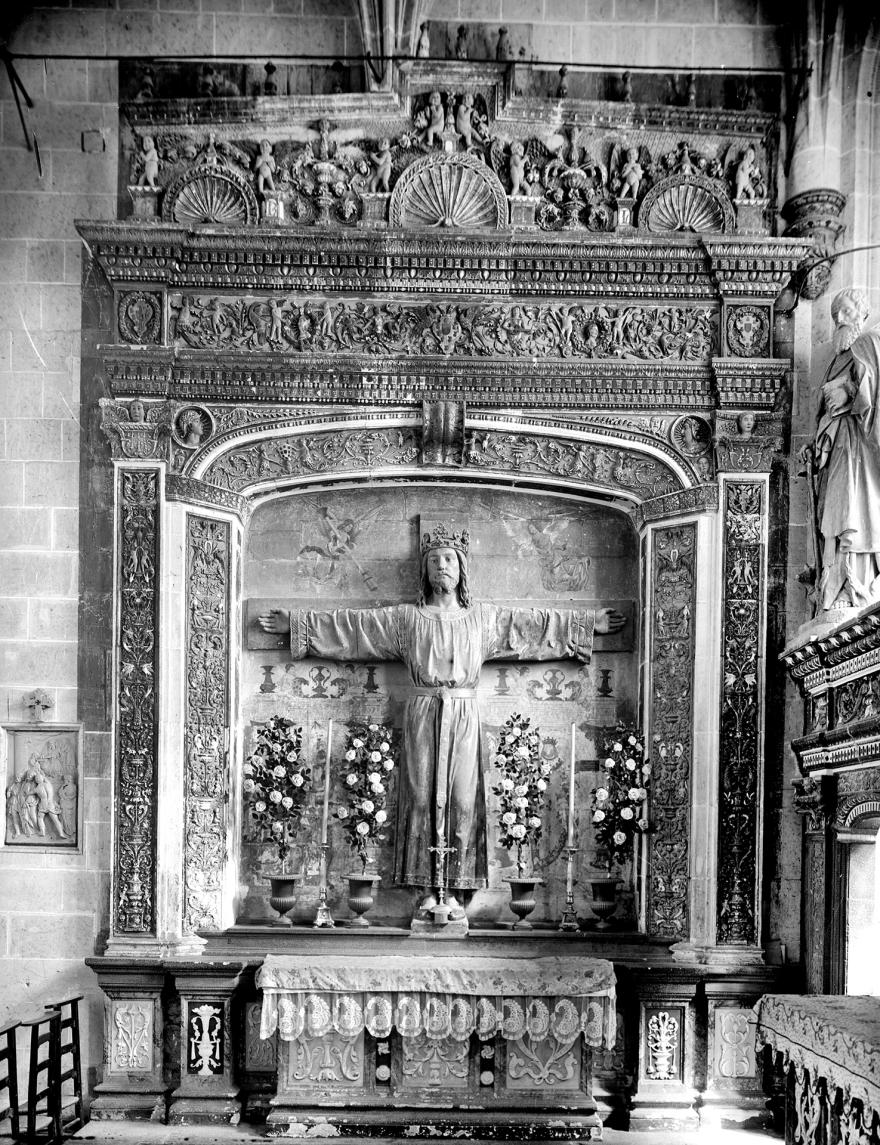 Georges Estève, Retable, autel et haut-relief : Le Christ habillé du Château de la Bourgonnière, Bouzillé, (Maine-et-Loire), avant 1932