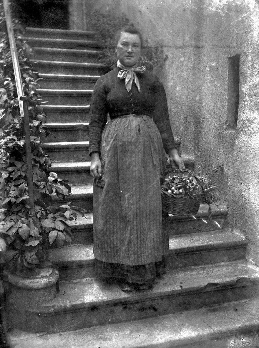 Media Name: Des femmes à la campagne