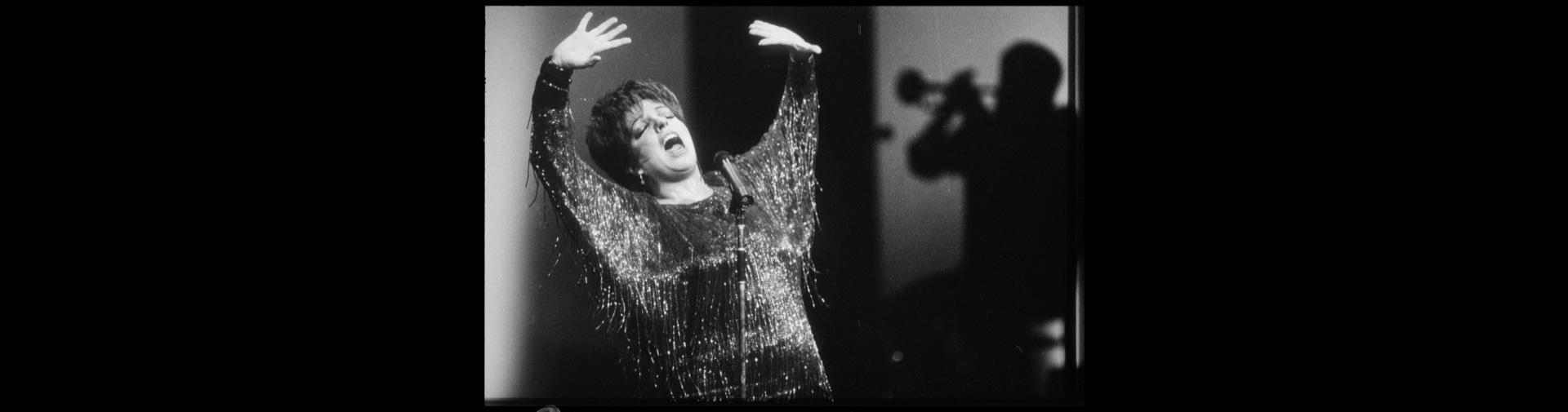 Francis Apesteguy, Liza Minnelli sur scène au Palais des Congrès (Paris), 1986 © Ministère de la Culture (France), MPP, diff. RMN-GP