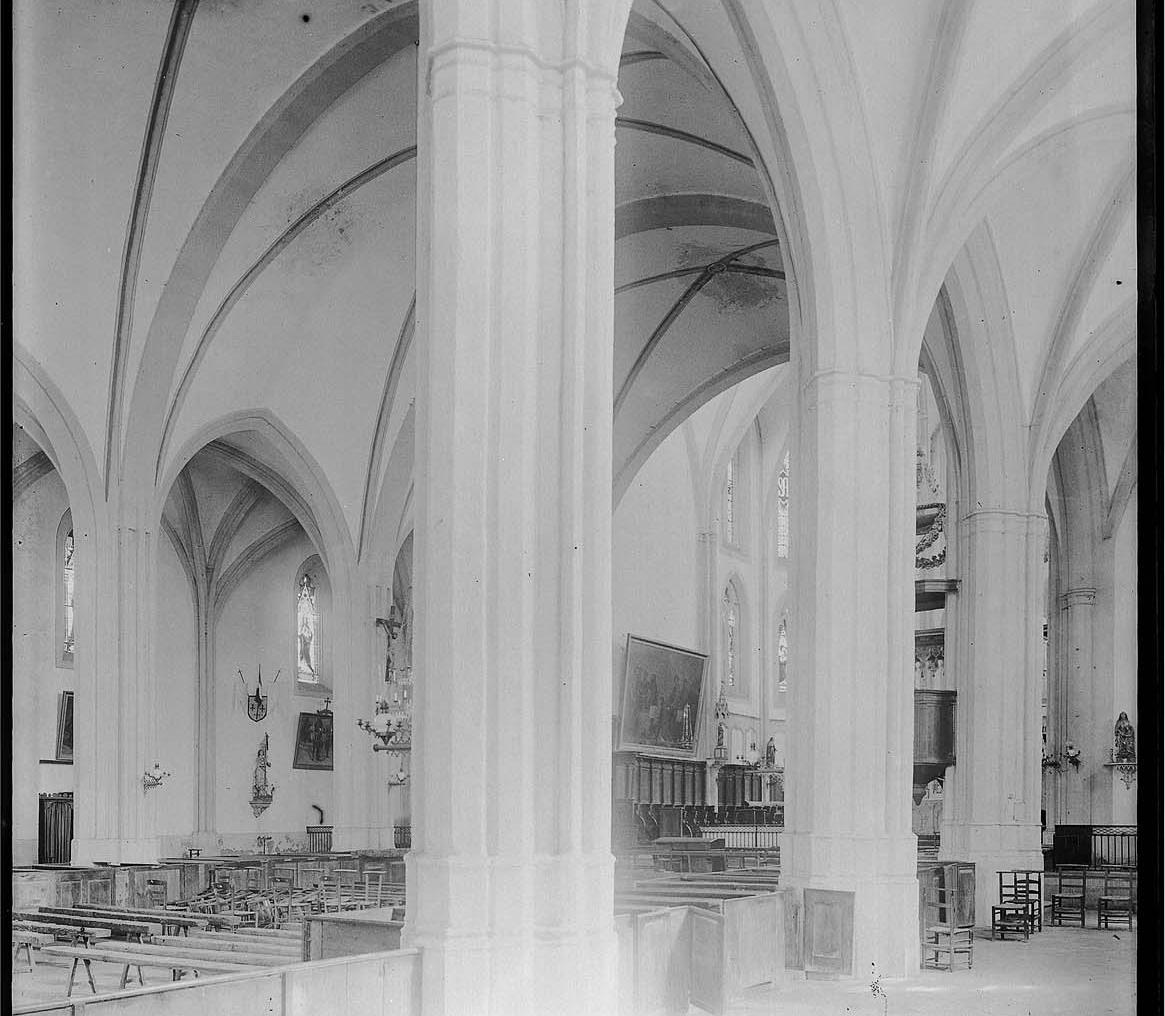 Intérieur d'église