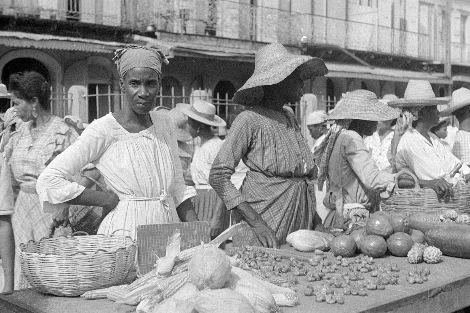 Denise Colomb, Marché de Pointe-à-Pitre (Guadeloupe), 1948 © Donation Denise Colomb, ministère de la Culture (France), MPP, diff. GrandPalaisRMN Photo