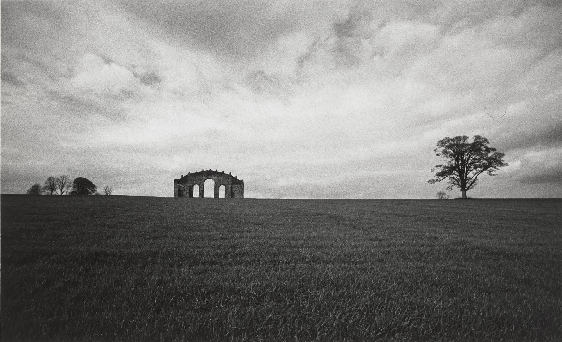 Rousham Folly, Oxfordshire, England. 1982 ; [Folie de Rousham]
