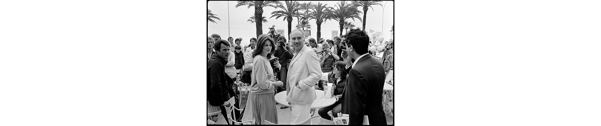 Serge Assier, Festival de Cannes 1980 : Anouk Aimée et Michel Piccoli, futurs prix d’interprétation, à la terrasse d’un café, 21 mai 1980 © Donation Serge Assier, Ministère de la Culture (France), Médiathèque du patrimoine et de la photographie, diffusion GrandPalaisRmn Photo