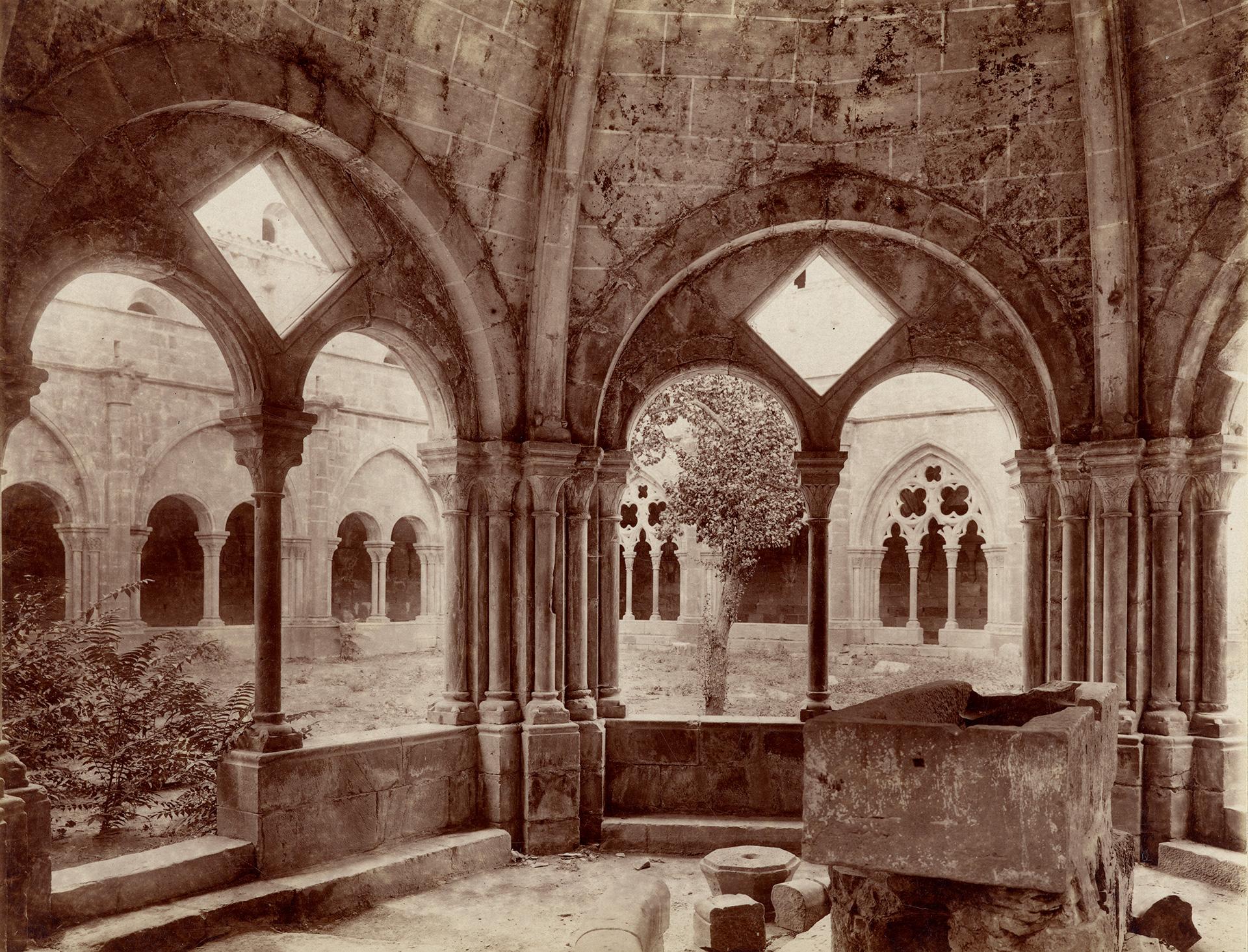 Eugène Lefèvre-Pontalis, Monastère cistercien Santa Maria, Vimbodi i Poblet (Espagne), [sd] 